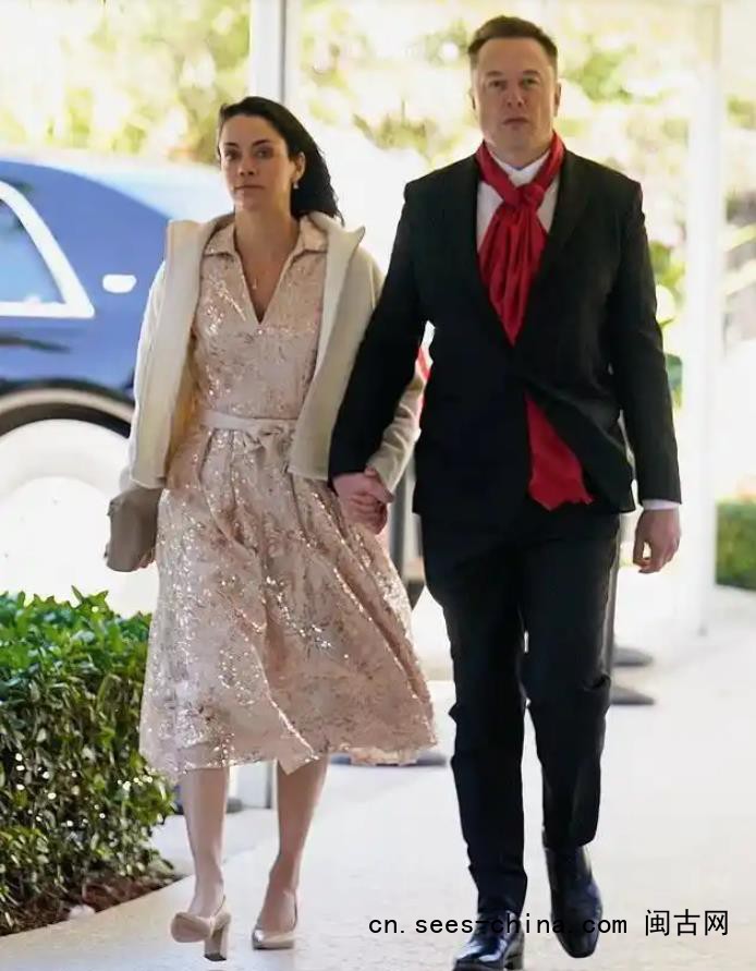 马斯克罕见牵手印度裔女友