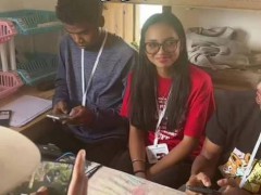 中国男子非洲开网吧月入3万称仅够吃饭（图）