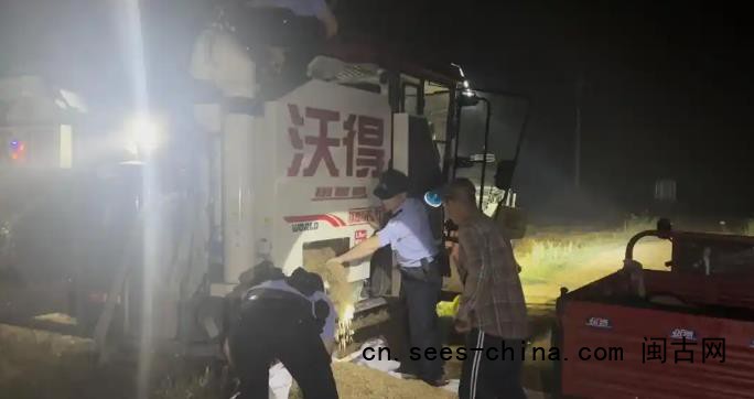 湖北一派出所所长凌晨带人徒手扒小麦