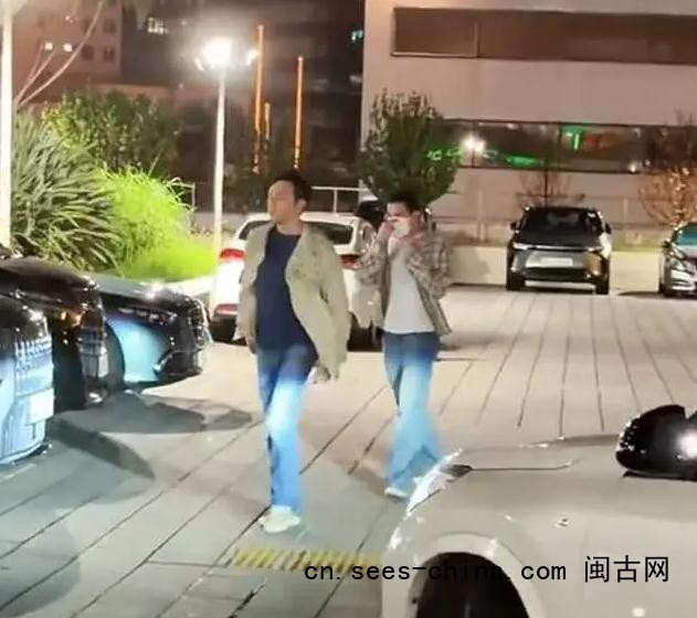 袁咏仪张智霖儿子寸头近照