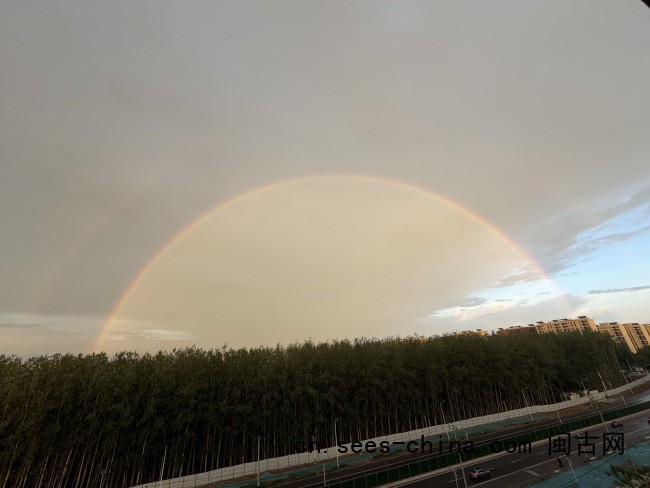 惊艳！北京雨后再现双彩虹