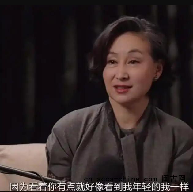 章泽天采访何超琼