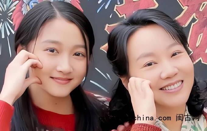 关晓彤闫妮转圈让C位