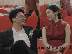 新郎新娘送完宾客后对视泪崩刷屏全网，喧嚣褪去只剩二人无言动容