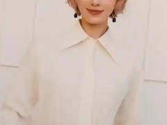 群演称刘诗诗一点架子都没有，看到群演被道具绊倒第一时间上前搀扶